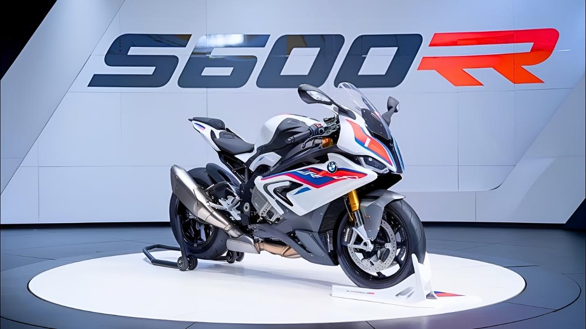 BMW S1000RR velocidad diseño y experiencia extrema en pista